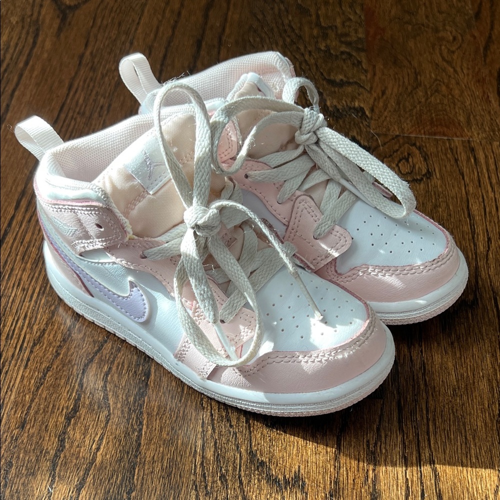 Used Girls Nike Air Jordan Sneakers